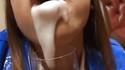 Blondine deutsche sexfilme mit reifen frauen bewegt ihre Beine auseinander, damit ein Schwanz in sie eindringen kann