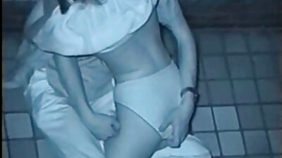 Eine vollbusige Schlampe mit großen Titten wird in einer POV-Szene deutsche pornofilme mit reifen frauen penetriert