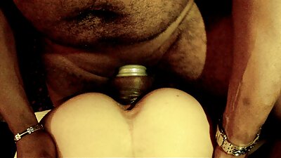 Ein Babe mit deutsche pornofilme mit reifen frauen riesigen Titten lässt sich von einem Schwanz in den Anus penetrieren